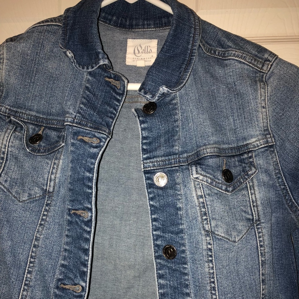 Super cute denim jacket. Size large.
